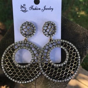 NWT! Brass scale dangle circle earrings